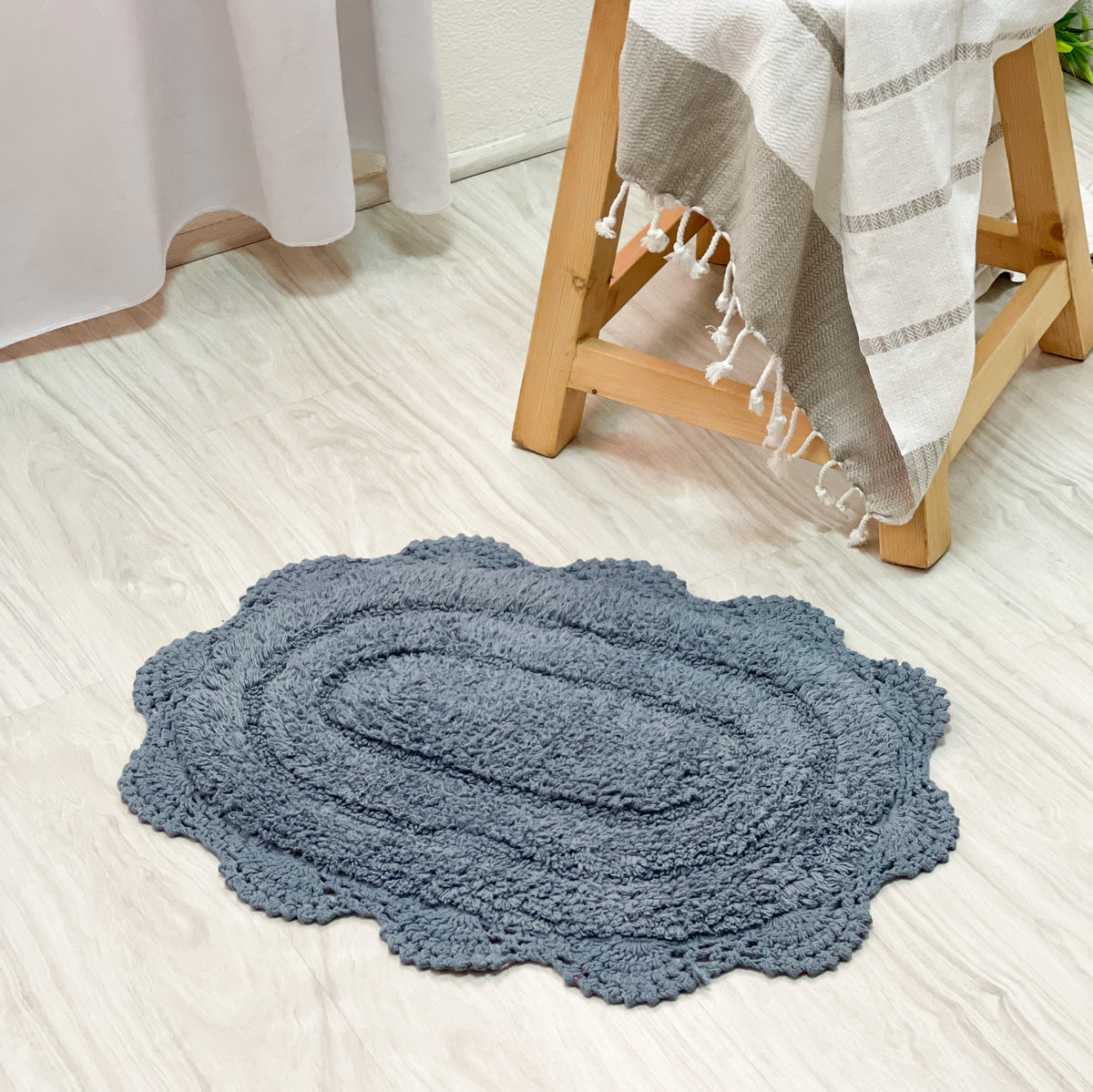 CROCHET OVAL BATH MAT, 17''x24'', PROVINCIAL BLUE