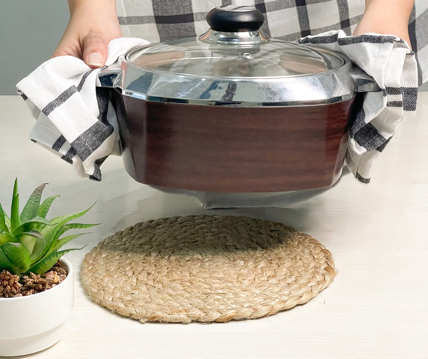BRAIDED TRIVET ( 4 PCS SET )-NATURAL JUTE-8'' ROUND.