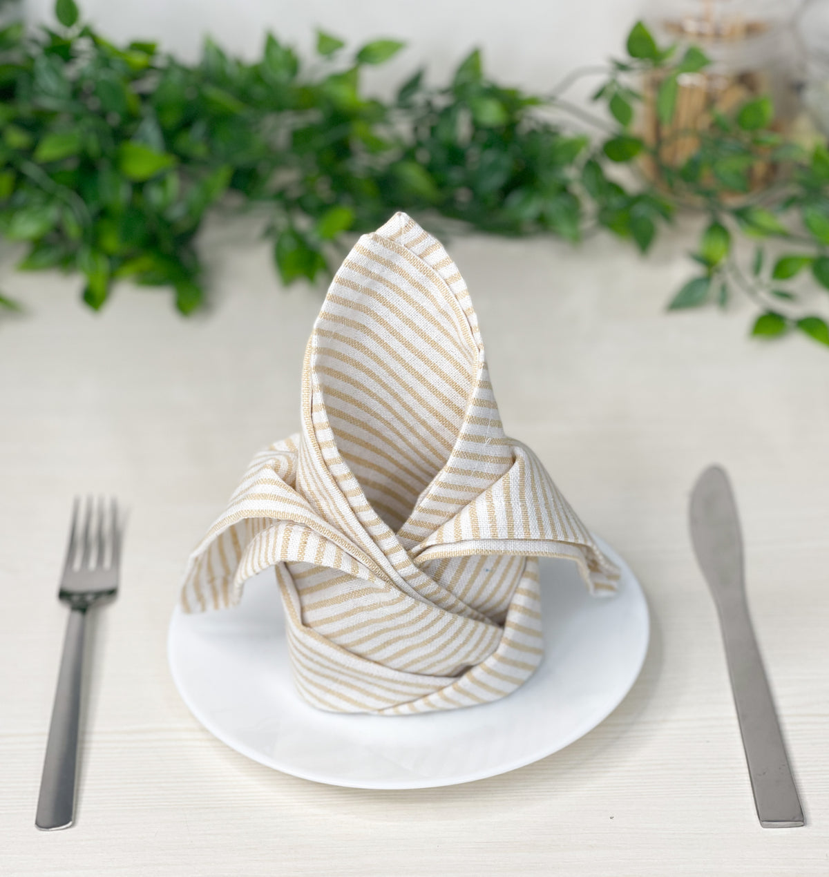 CLASSIC PINSTRIPE NAPKINS SET OF 6, Beige-White, 18''x18''.
