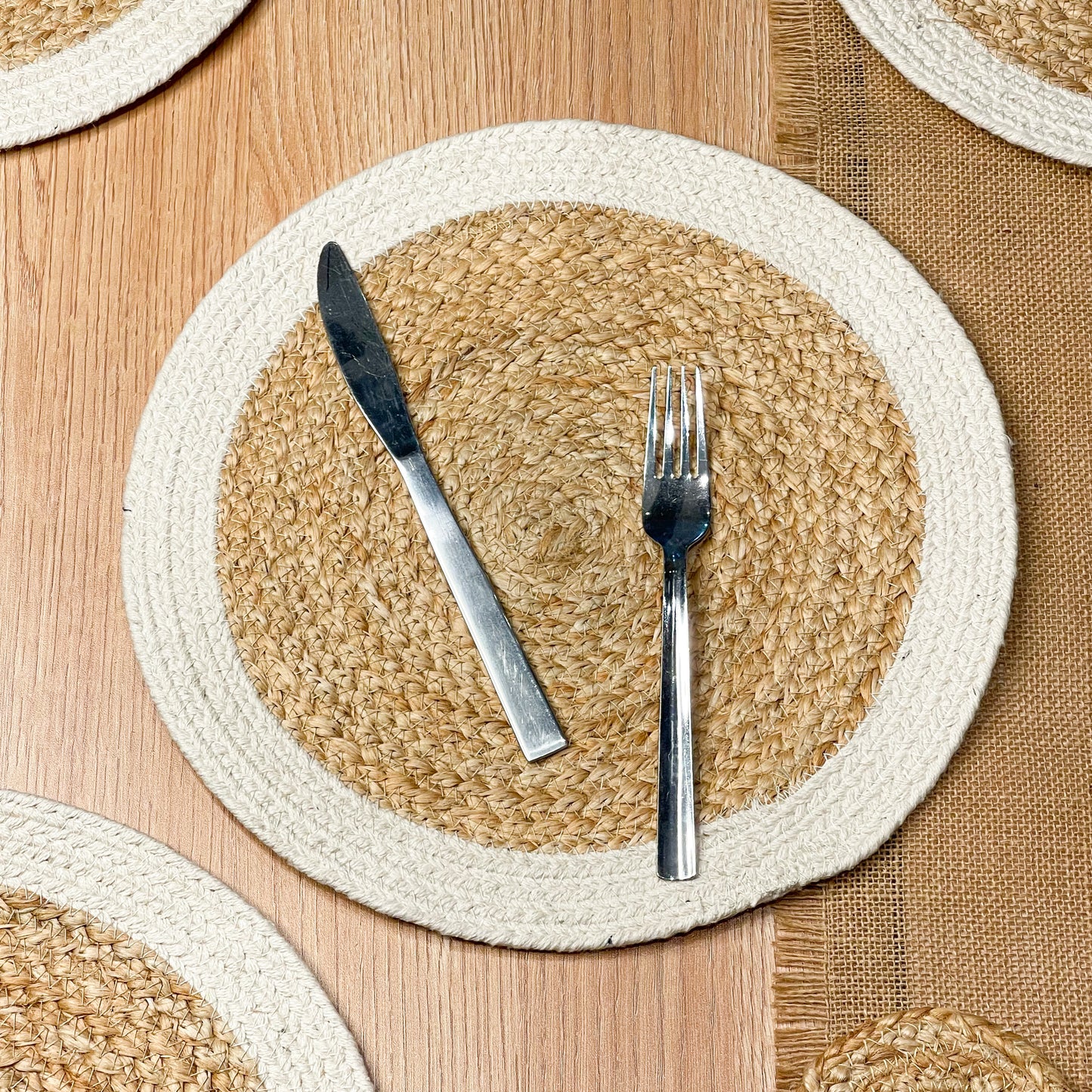Verona Round Border Placemats Set Of 4 - Natural/Aqua Blue, 13" Rnd.