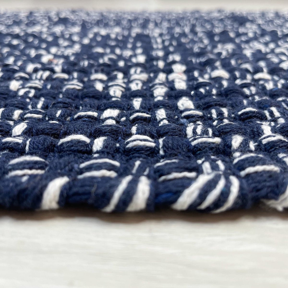 WAFFLE RUG, NAVY-WHITE, 21''x34''.