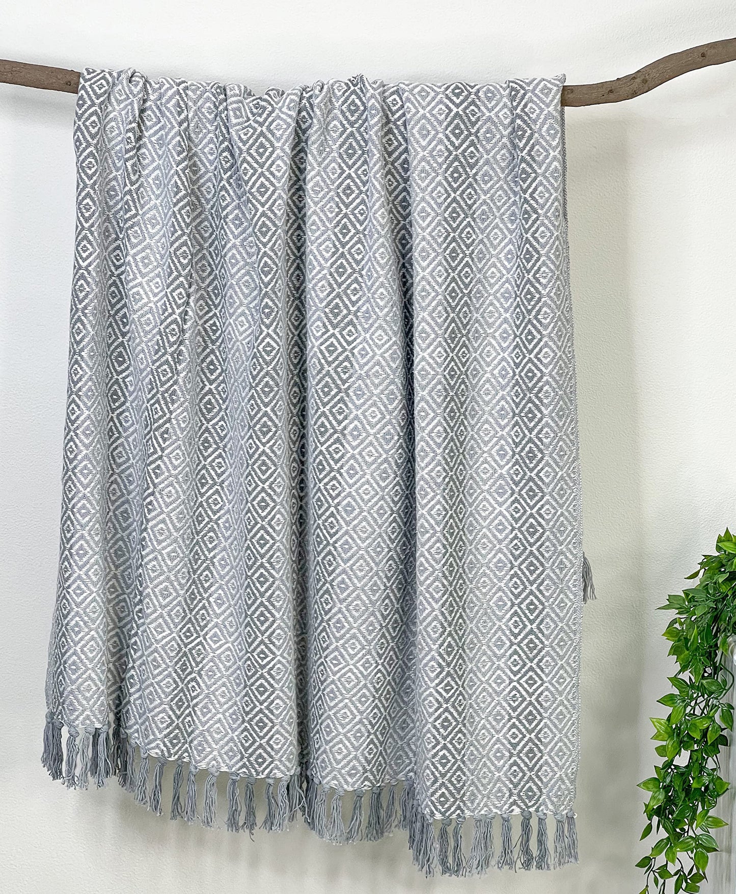 OMBRE DIAMOND THROW, GREY-WHITE, 50''x60''