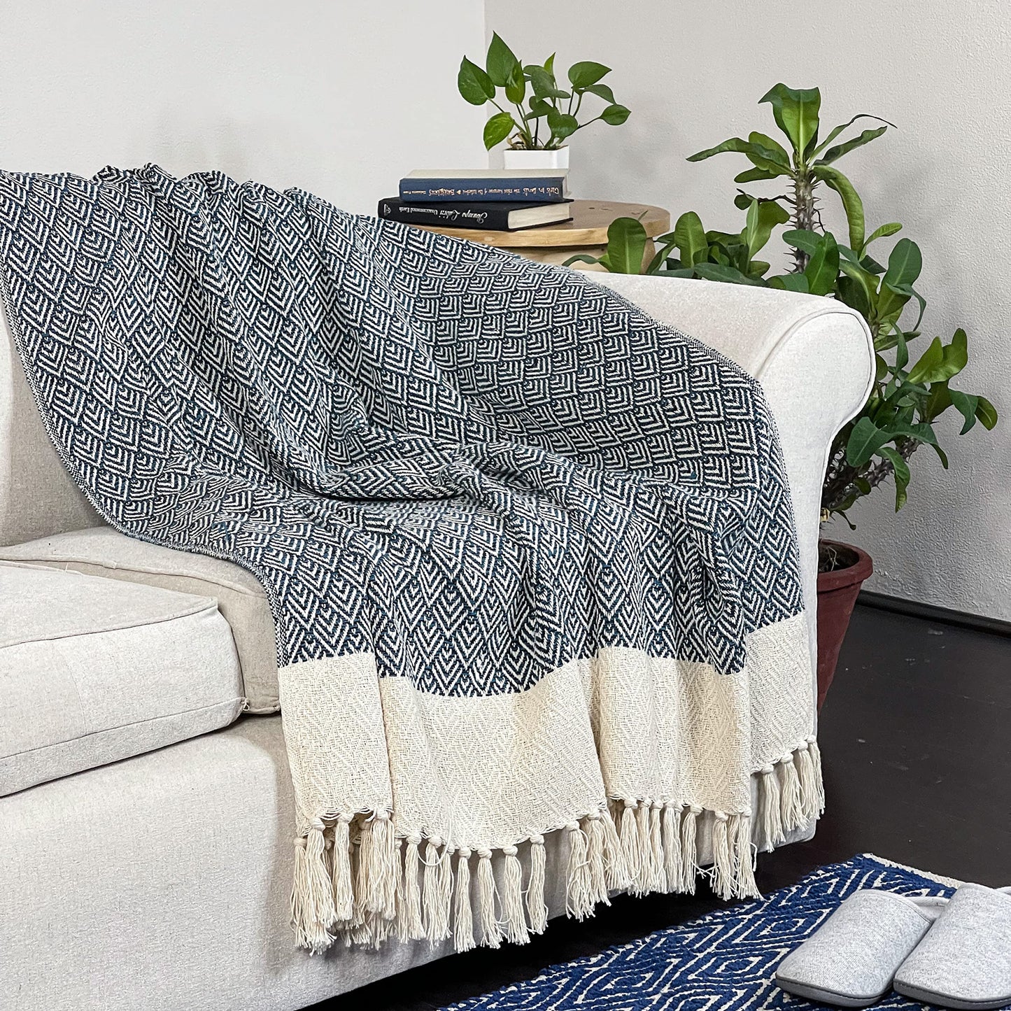 PEACOCK THROW, TEAL-IVORY, 50''x60''
