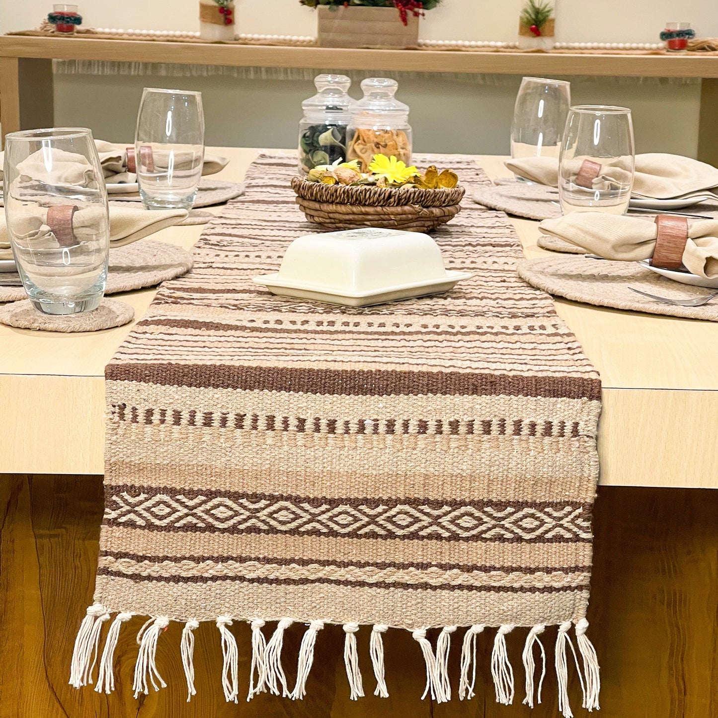 LAGUNA TABLE RUNNER, TONAL BROWNS, 13'' x 72'' JUTE LOOK