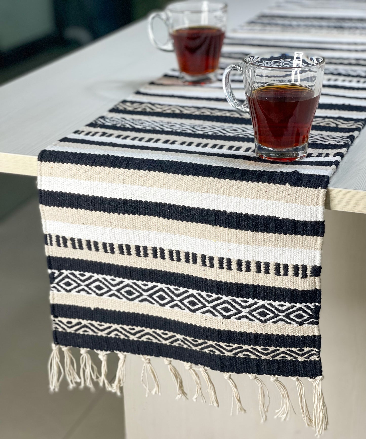 Laguna Table Runner - Black/Ivory, 13''x90''