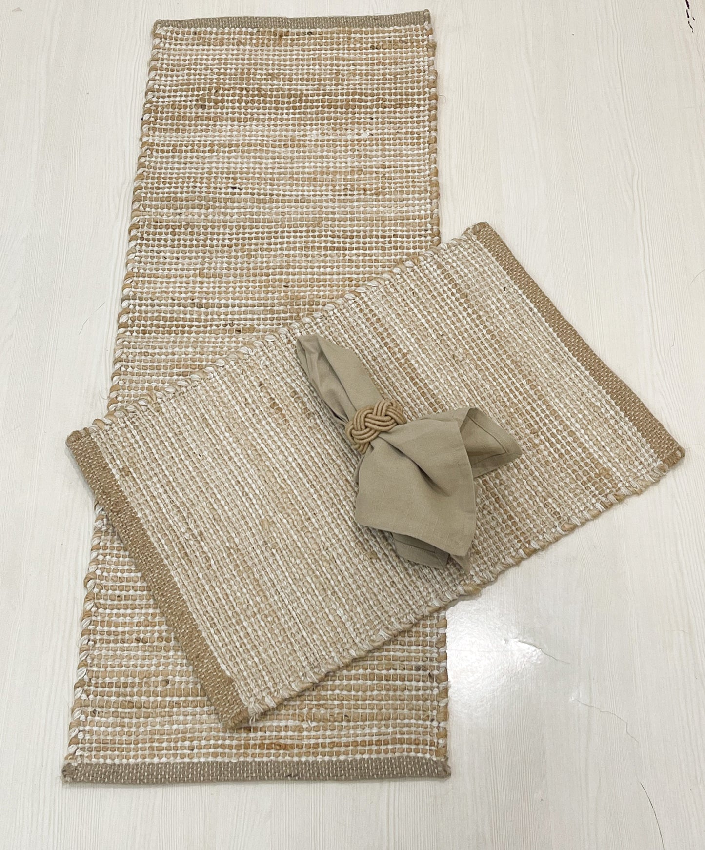 OMBRE TABLE RUNNER, NATURAL-IVORY, 13''x48''.