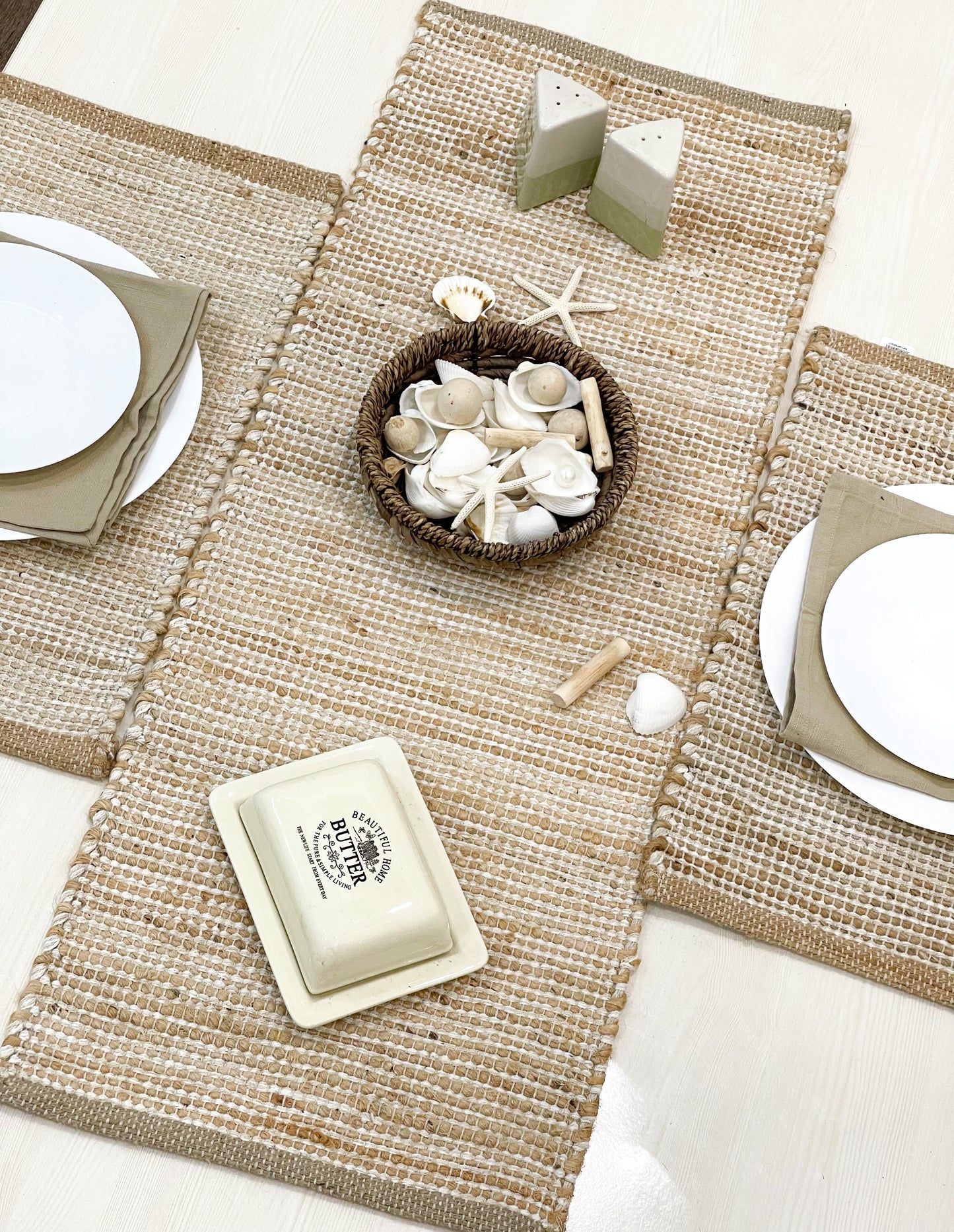 OMBRE TABLE RUNNER, NATURAL-IVORY, 13''x48''.