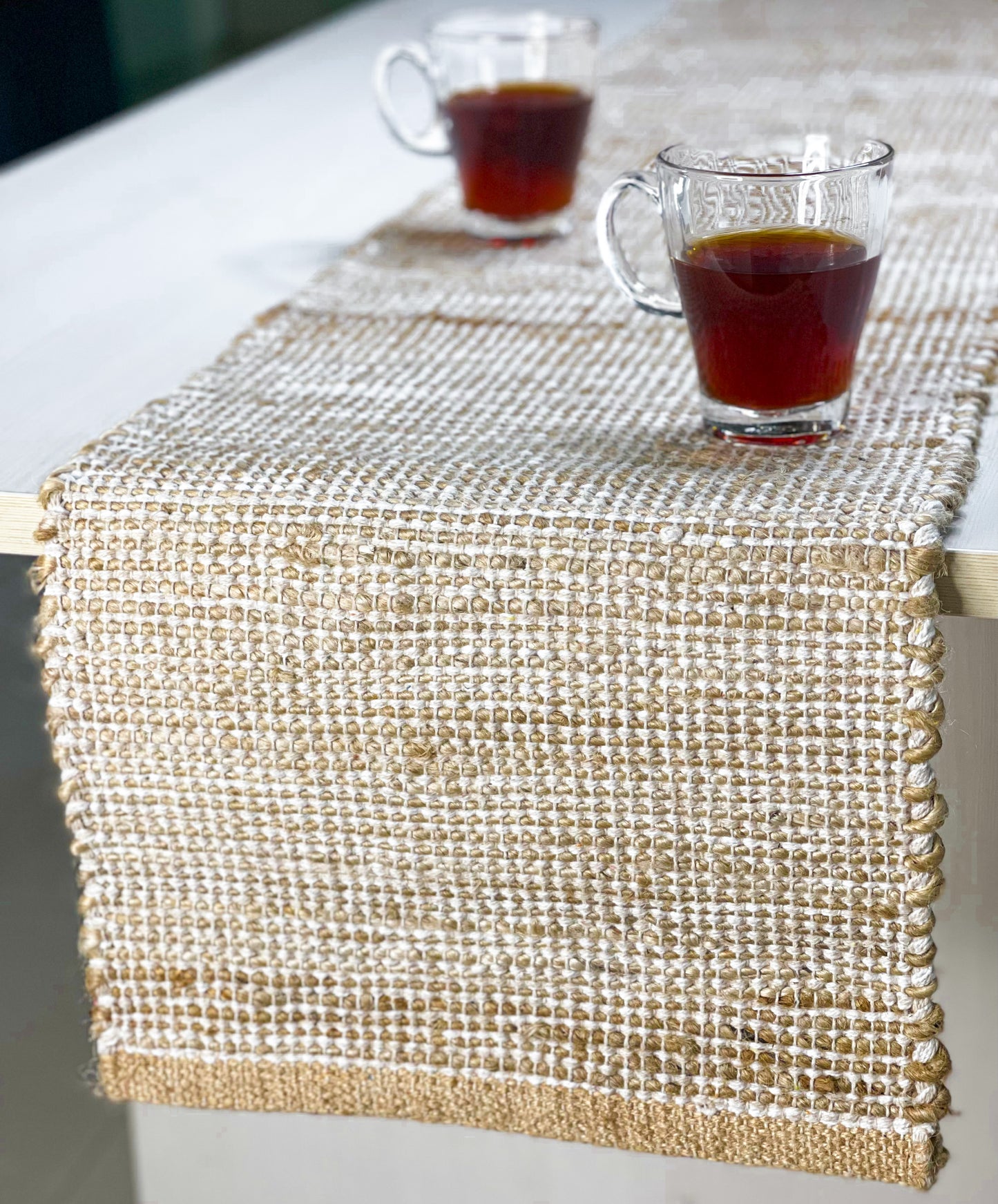 OMBRE TABLE RUNNER, NATURAL-IVORY, 13''x90''.