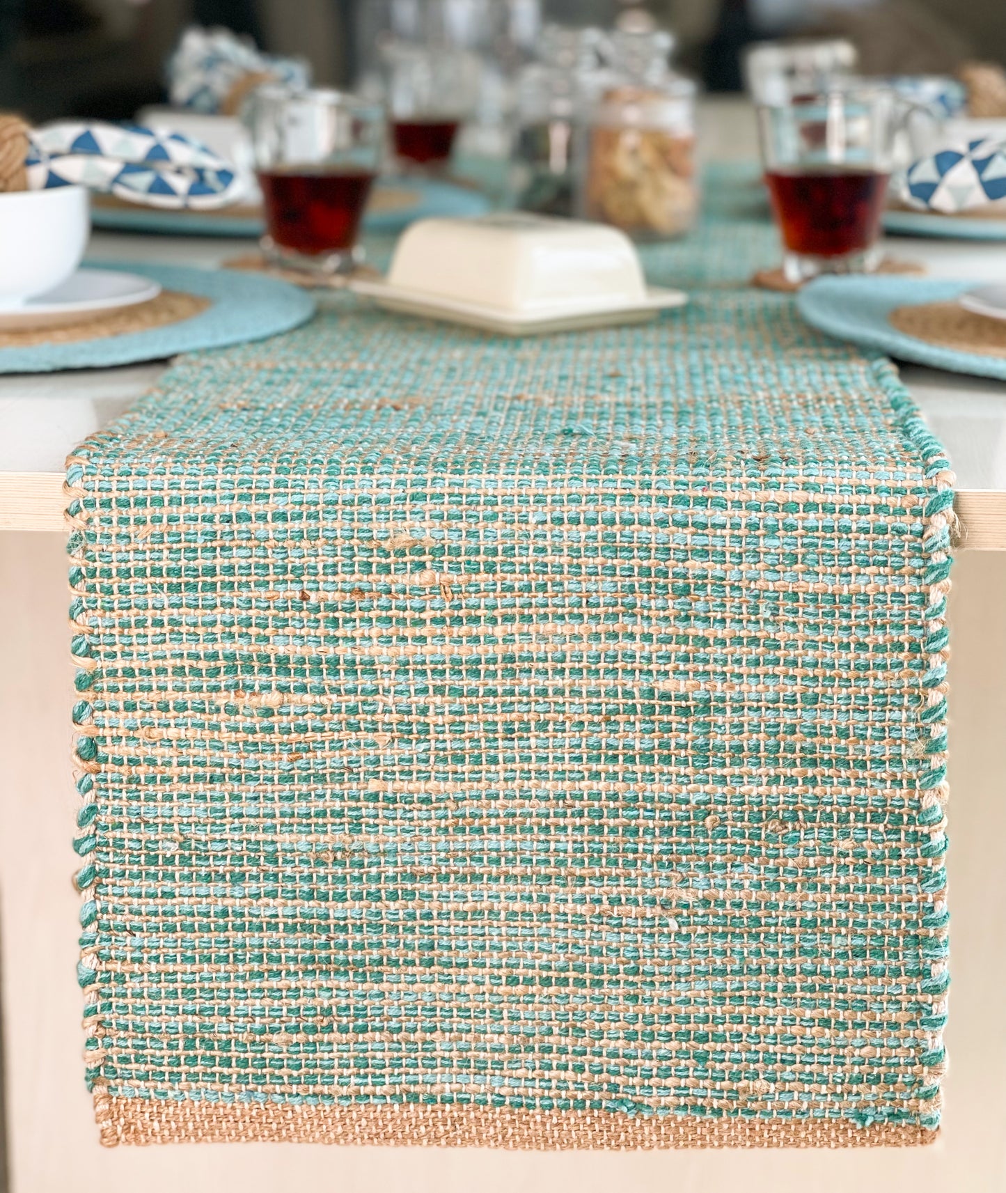 OMBRE TABLE RUNNER, NATURAL-AQUA TURQUOISE, 13''x90''.