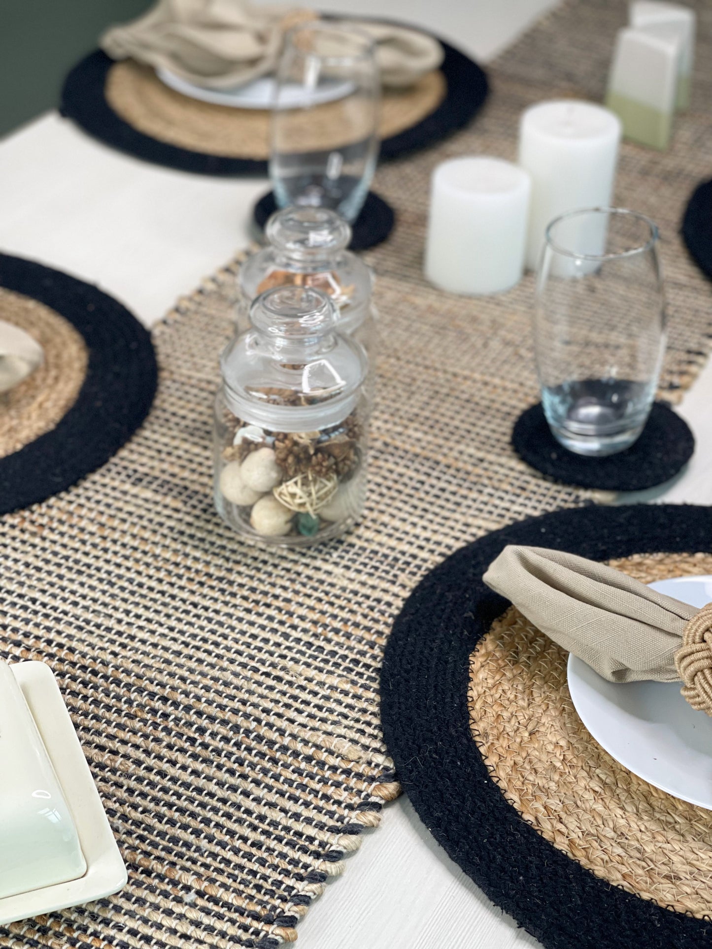 OMBRE TABLE RUNNER, NATURAL-GRAY CHARCOAL, 13''x90''.
