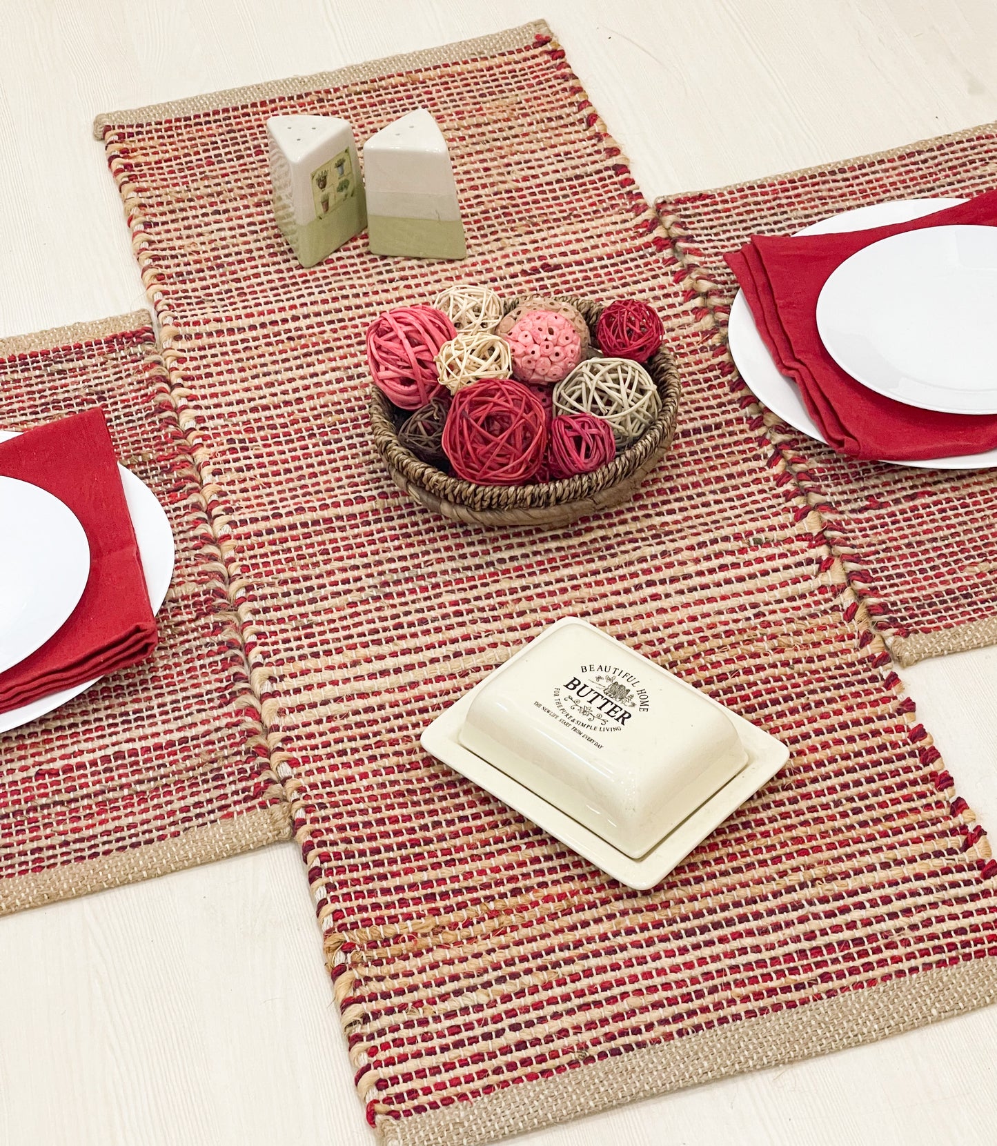 OMBRE TABLE RUNNER, NATURAL-RED, 13''x36''.