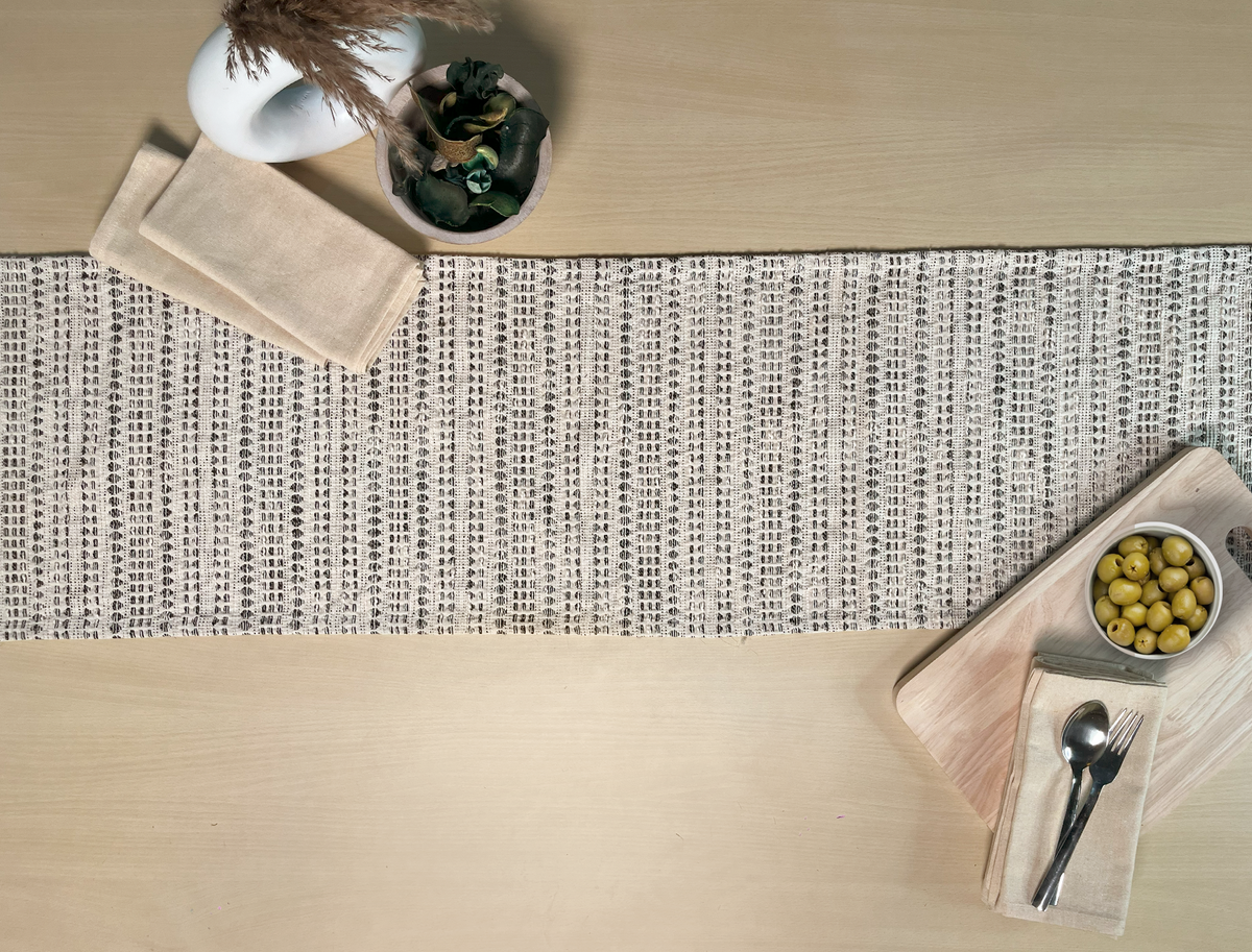 LANA TABLE RUNNER - IVORY-BLACK, 14''x72''