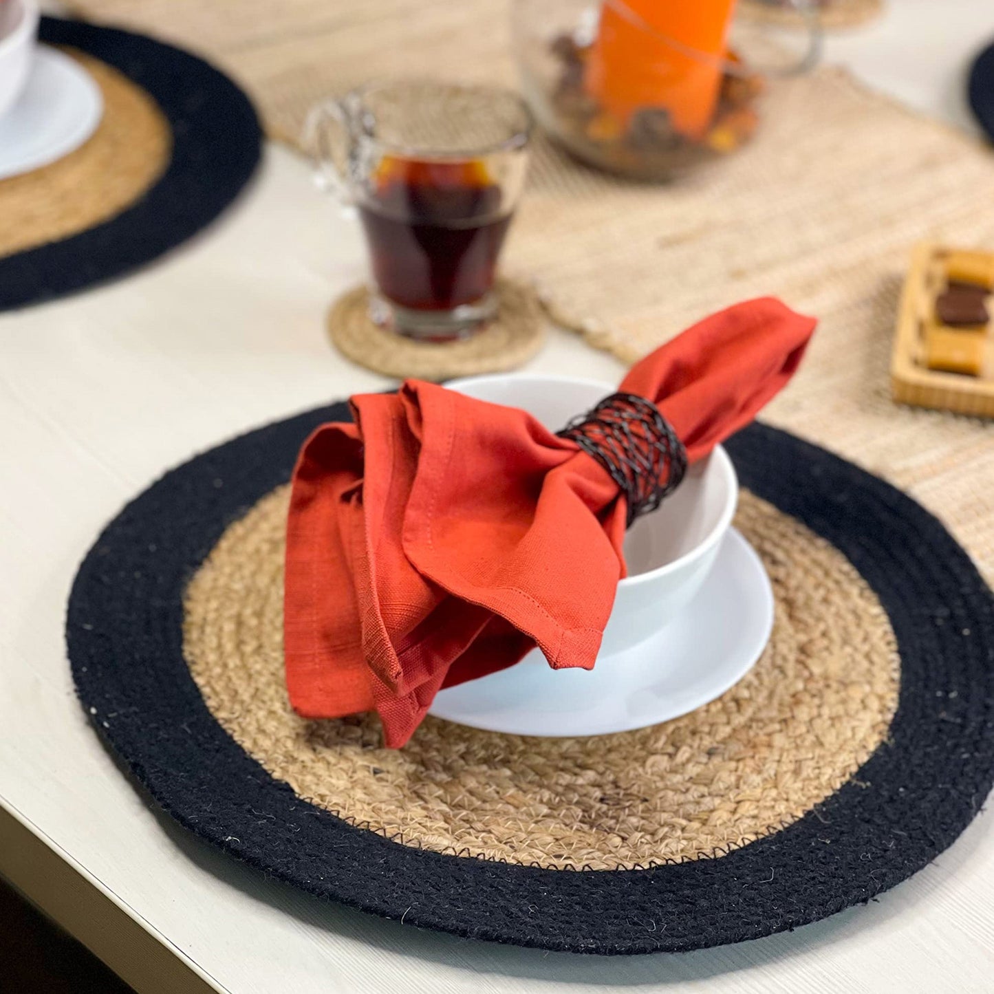 Verona Round Border Placemats Set Of 4 - Natural/Black, 15" Rnd.