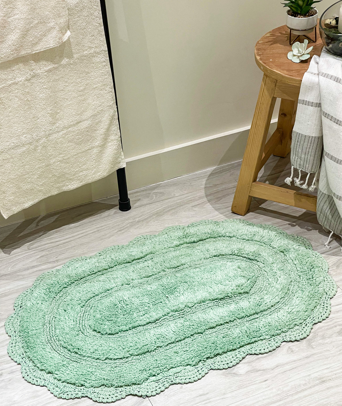 CROCHET OVAL BATH MAT, 21''x34'', LIGHT GREEN 100% COTTON
