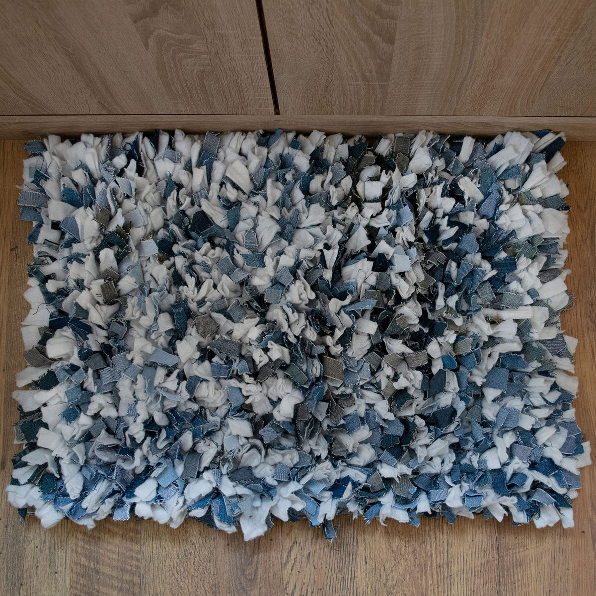 Rainbow Blue Shag Rug - Blue/White, 20''x30''