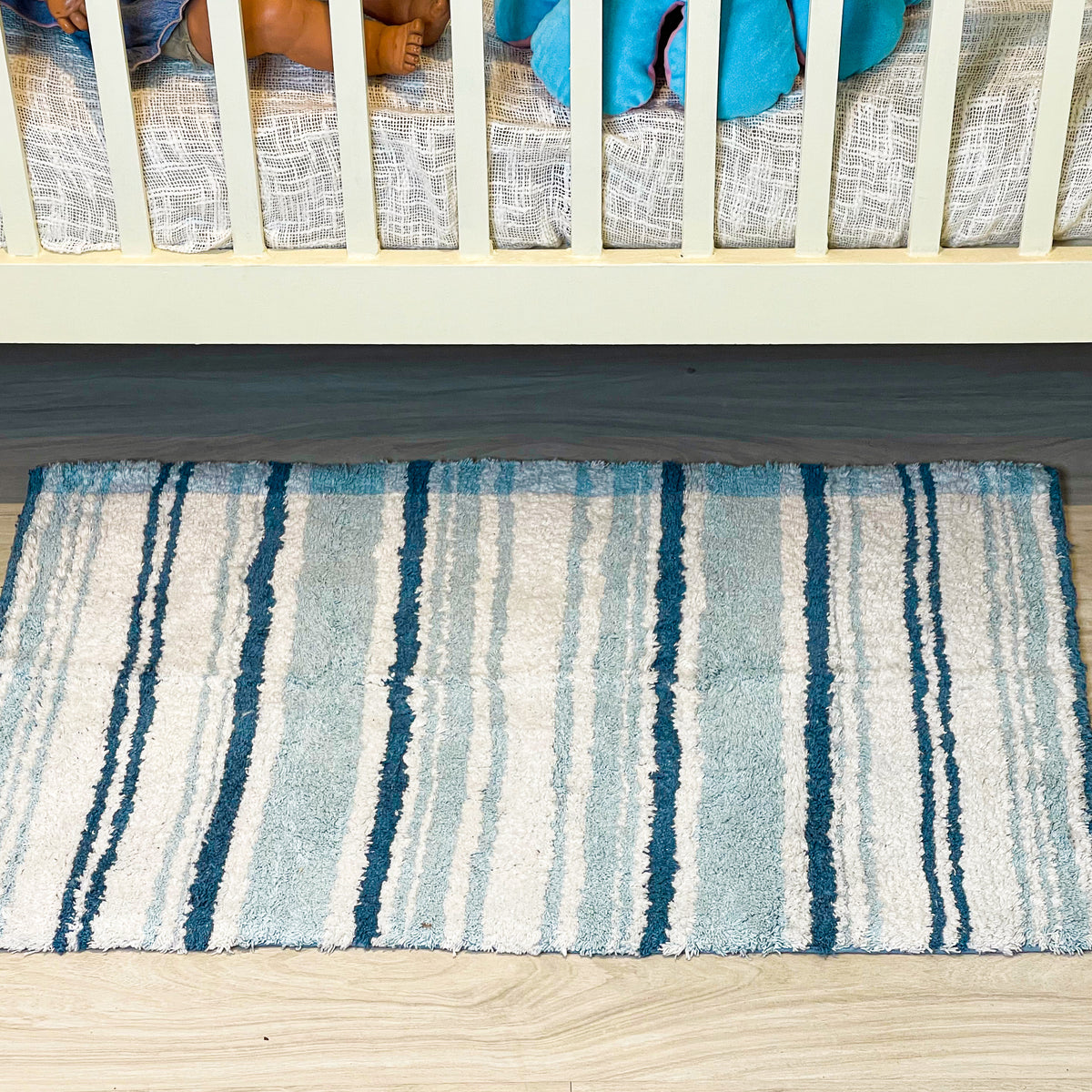 Maui Bath Mat - White-Blue, 21"x34"