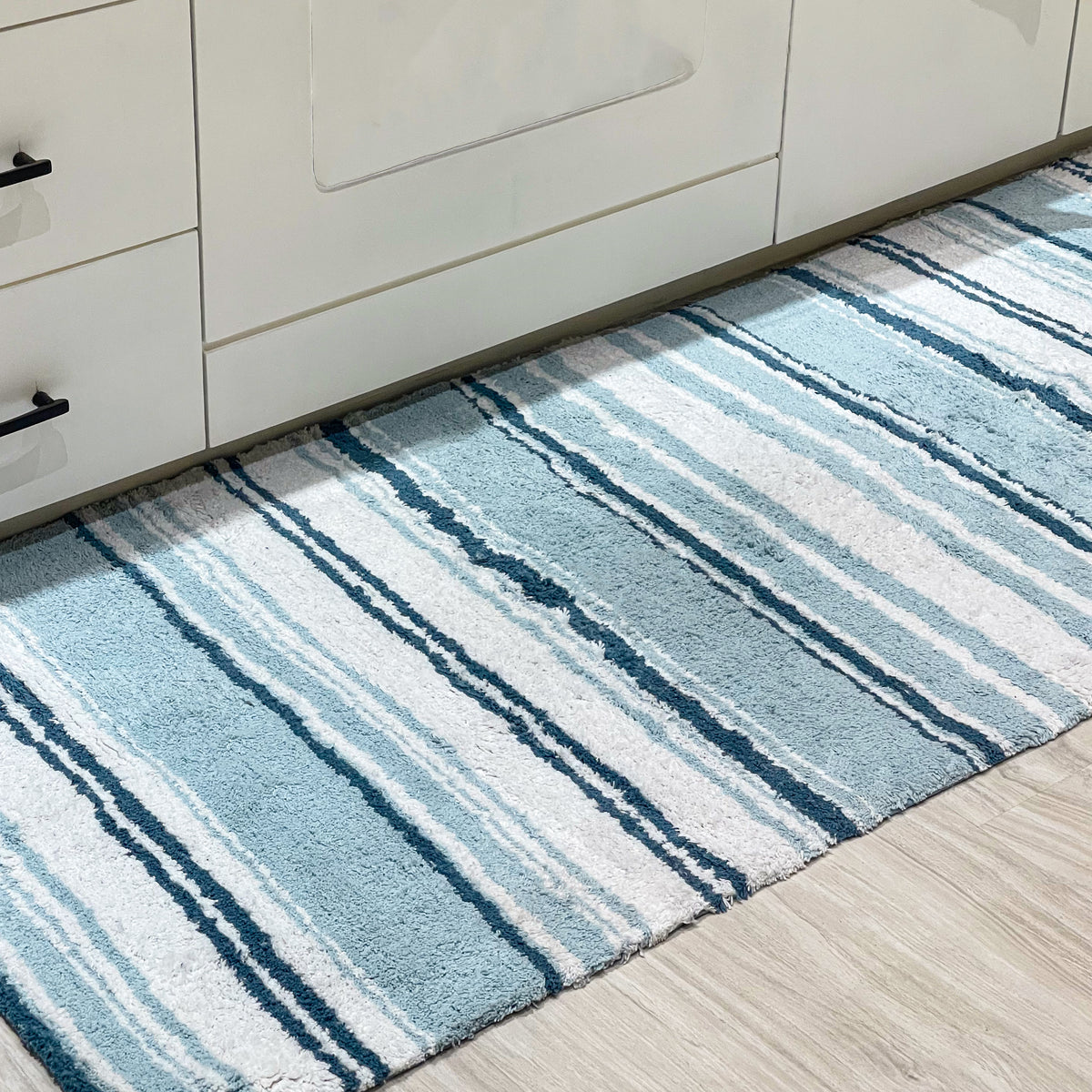 Maui Bath Runner - White-Blue, 24"x60"