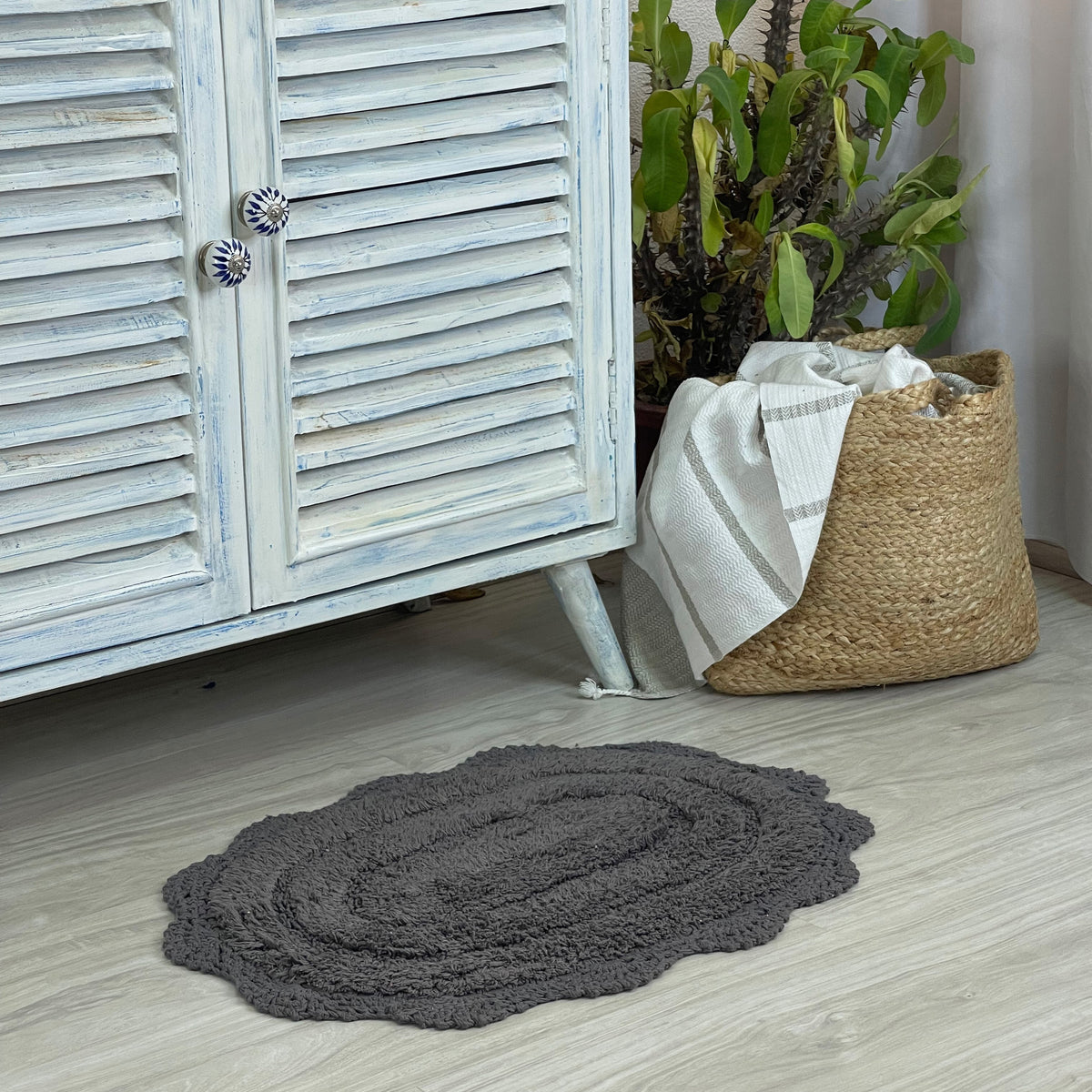 CROCHET OVAL BATH MAT, 17''x24'', GRIFFIN GREY