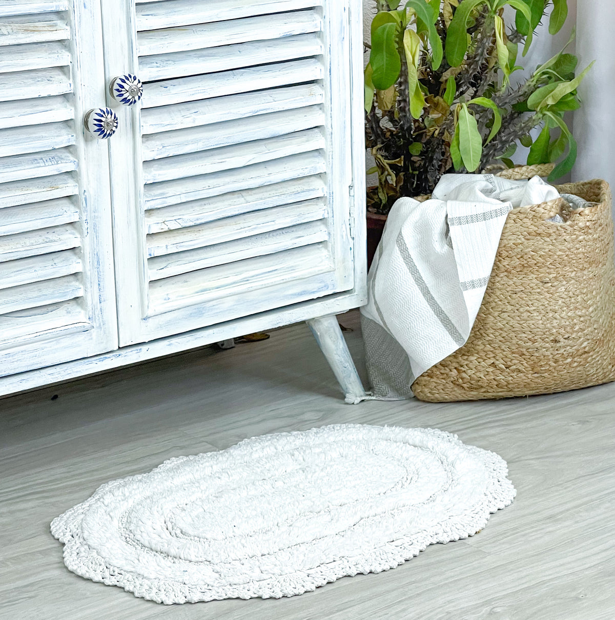 CROCHET OVAL BATH MAT, 17''x24'', WHITE