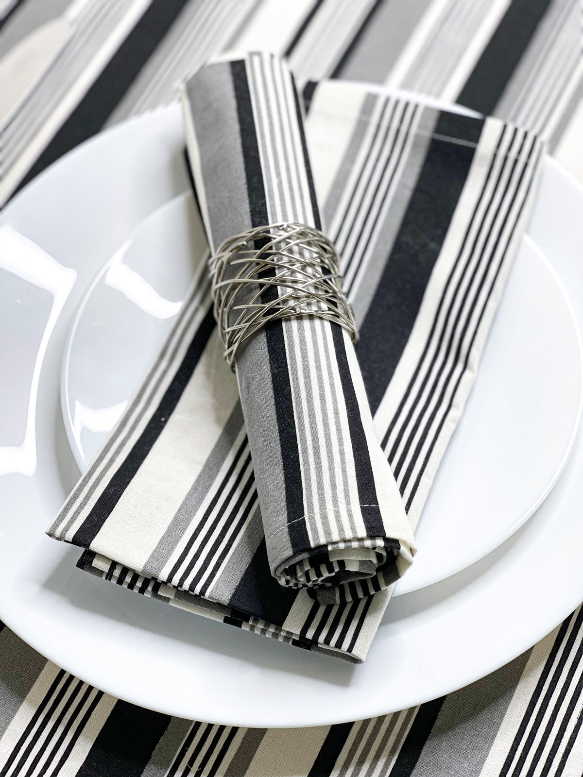 MOTLEY STRIPE NAPKIN SET OF 6, BLACK-GREY-WHITE, 18''x18''