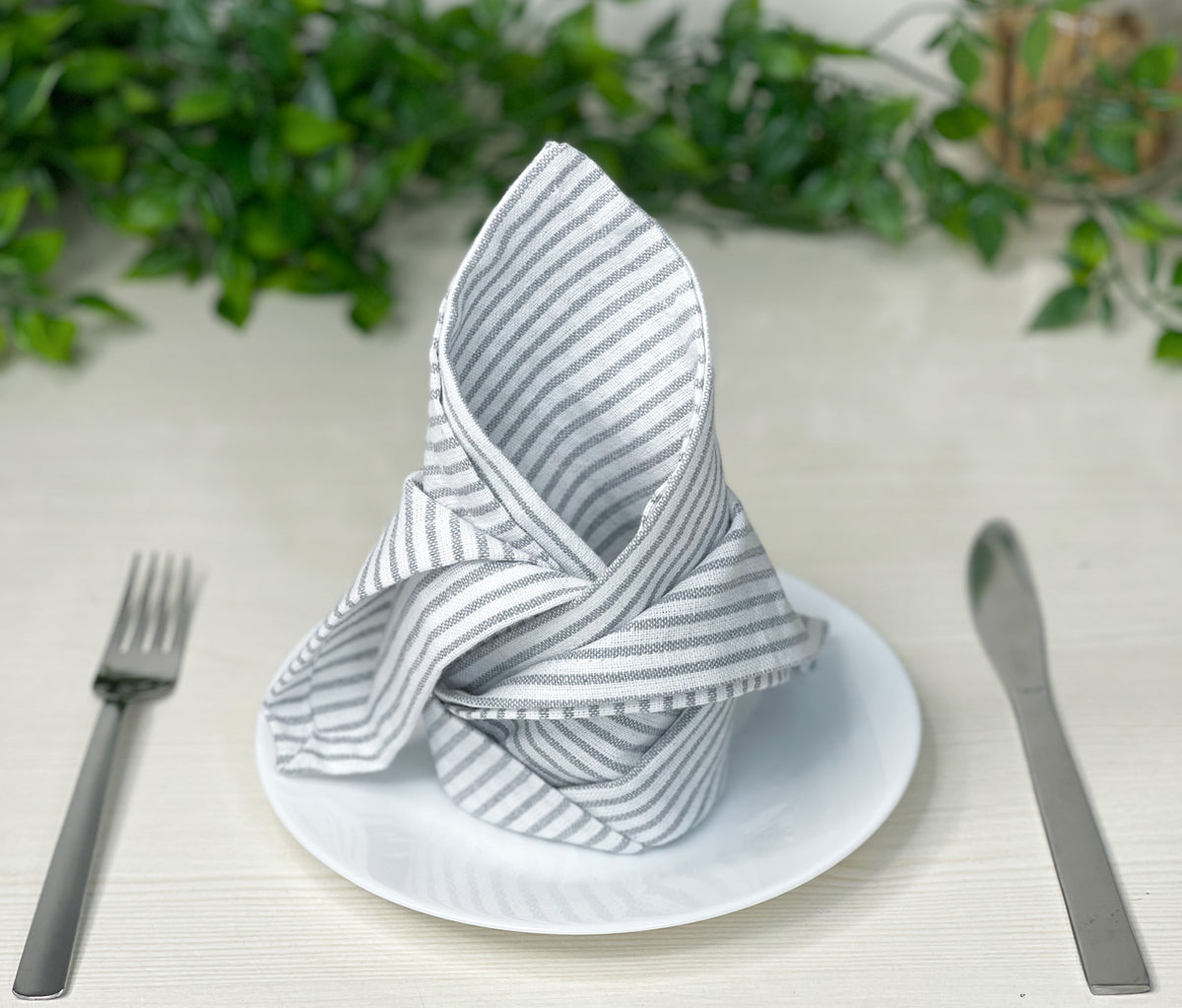CLASSIC PINSTRIPE NAPKINS SET OF 12, 18''x18'', Grey-White