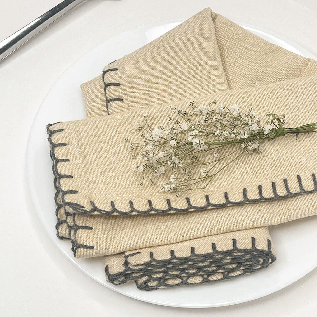 BLANKET STITCH  NAPKINS SET OF 6, Linen-Grey, 18''x18''.