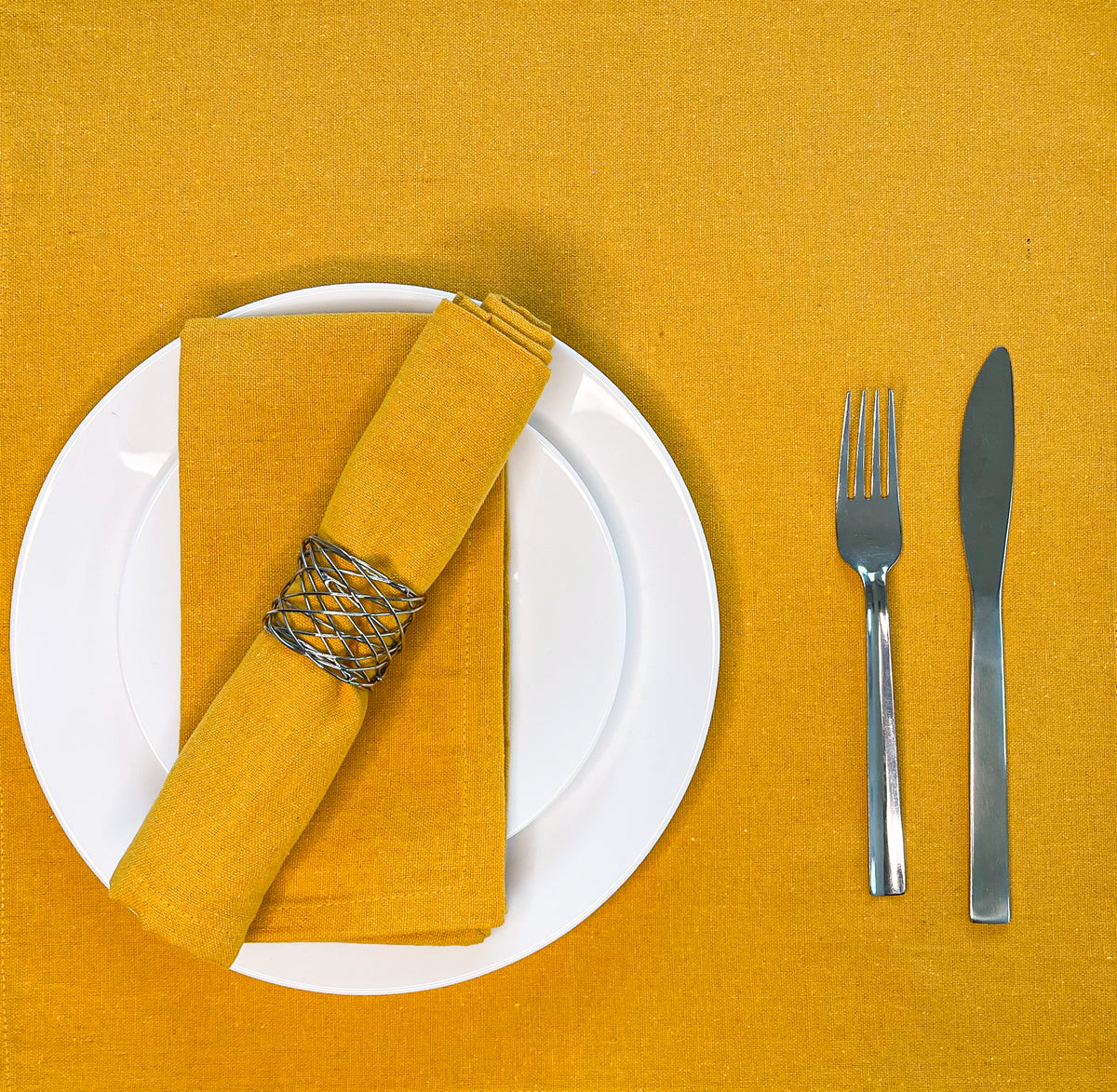 CLASSIC SOLID NAPKIN SET OF 6, Mustard Yellow, 18''x18''.