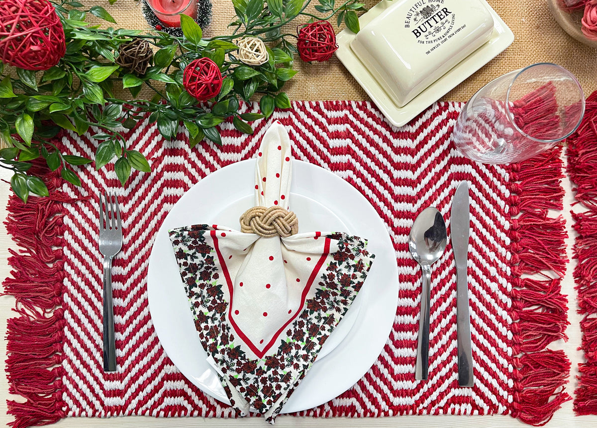 Waves Holiday Placemats Set Of 4 - Red/White, 13''x19''