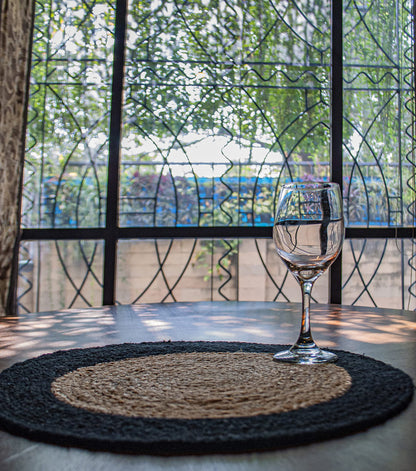 Verona Round Border Placemats Set Of 4 - Natural/Black, 15" Rnd.