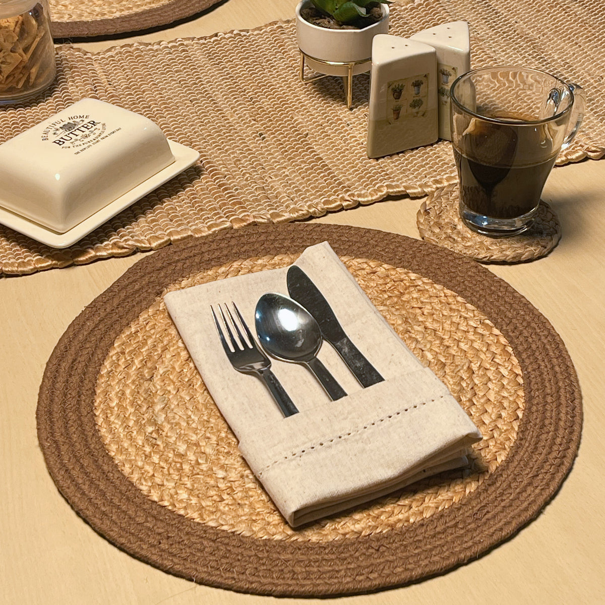 Verona Round Border Placemats Set Of 4 - Natural/Brown, 14" Rnd.