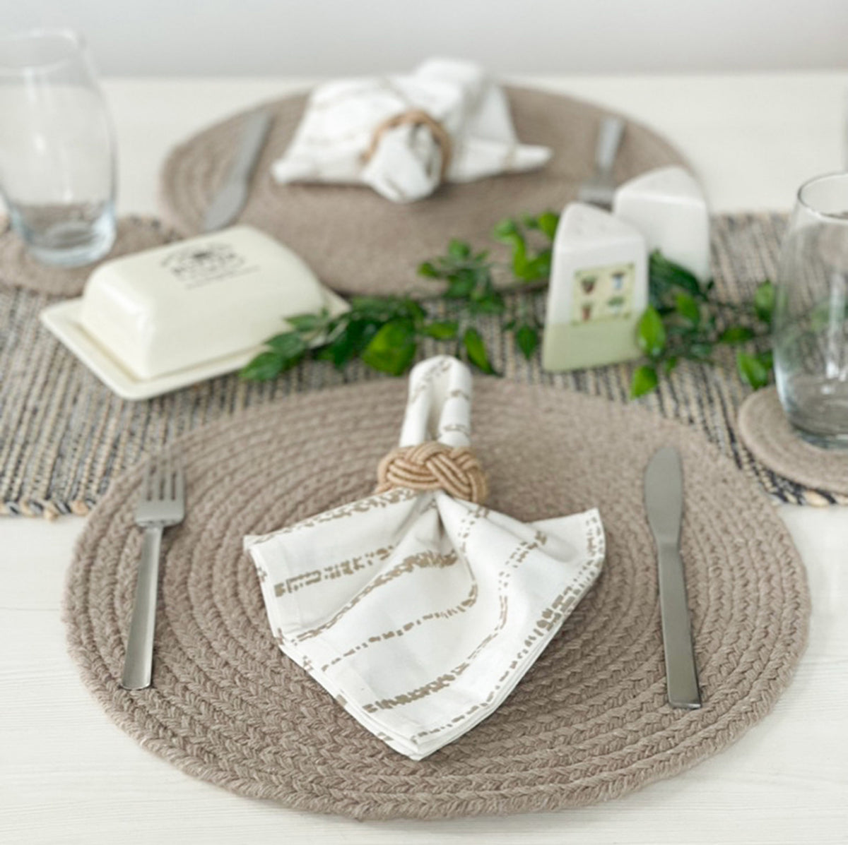 COTTON BRAIDED ROUND PLACEMATS SET OF 4, BEIGE, 15''x15''