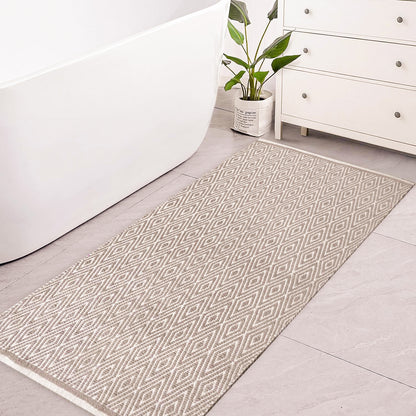 Diamond Runner - Taupe/White, 2'x5'