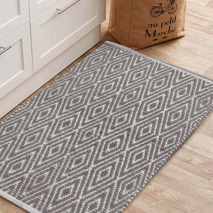 Diamond Rug - Greish Beige/White, 21''x34''