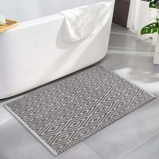 Diamond Rug - Gray/White, 21''x34''