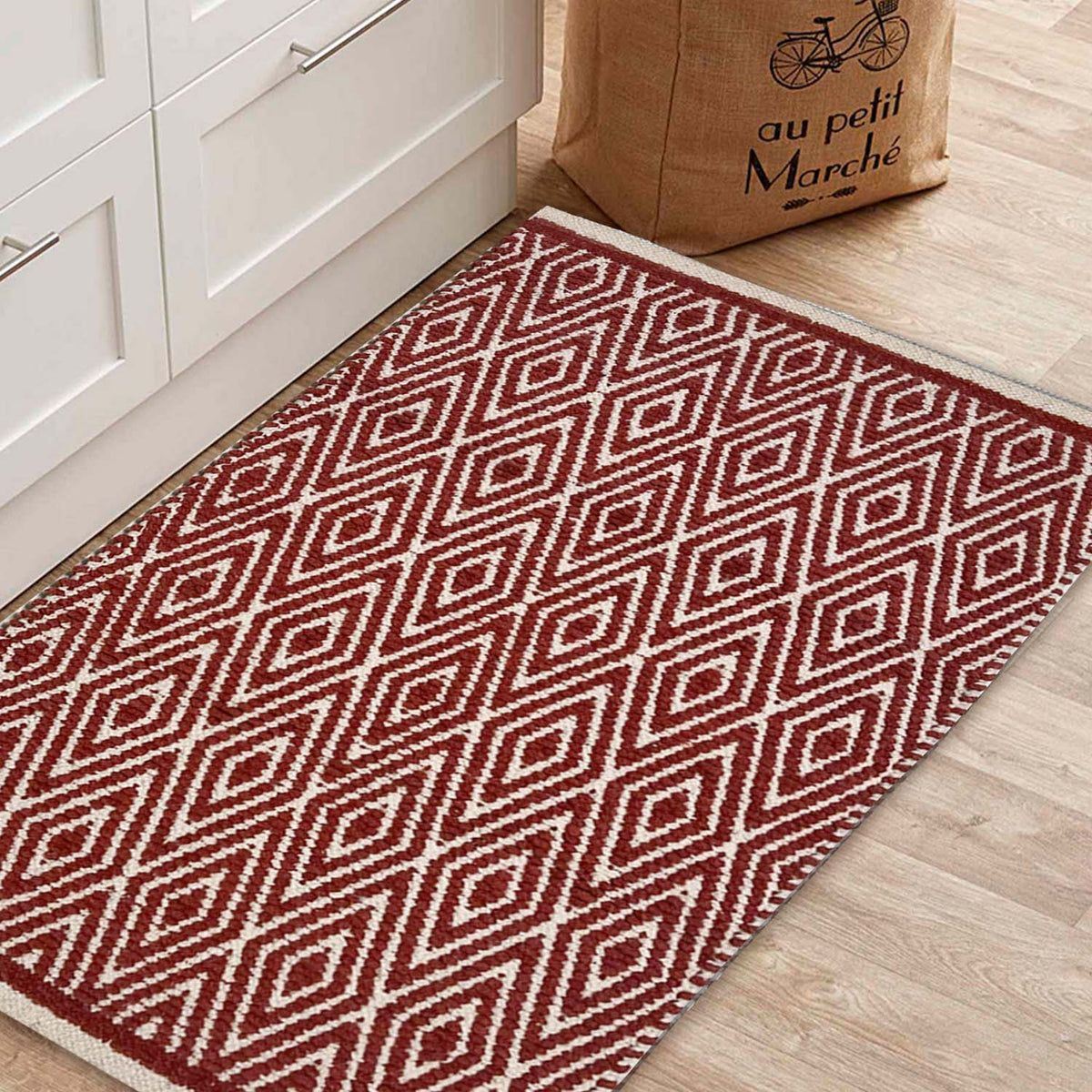 Diamond Rug -Red/Ivory, 21''x34''