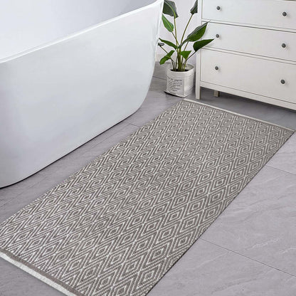 Diamond Runner - Greish Beige/White, 2'x5'
