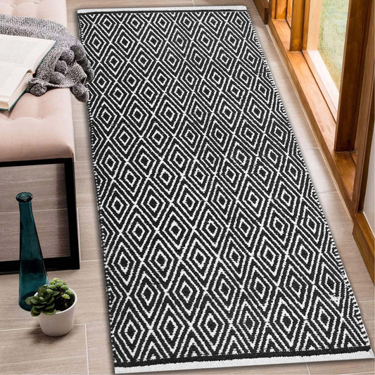Diamond Runner - Black/White, 2'x5'