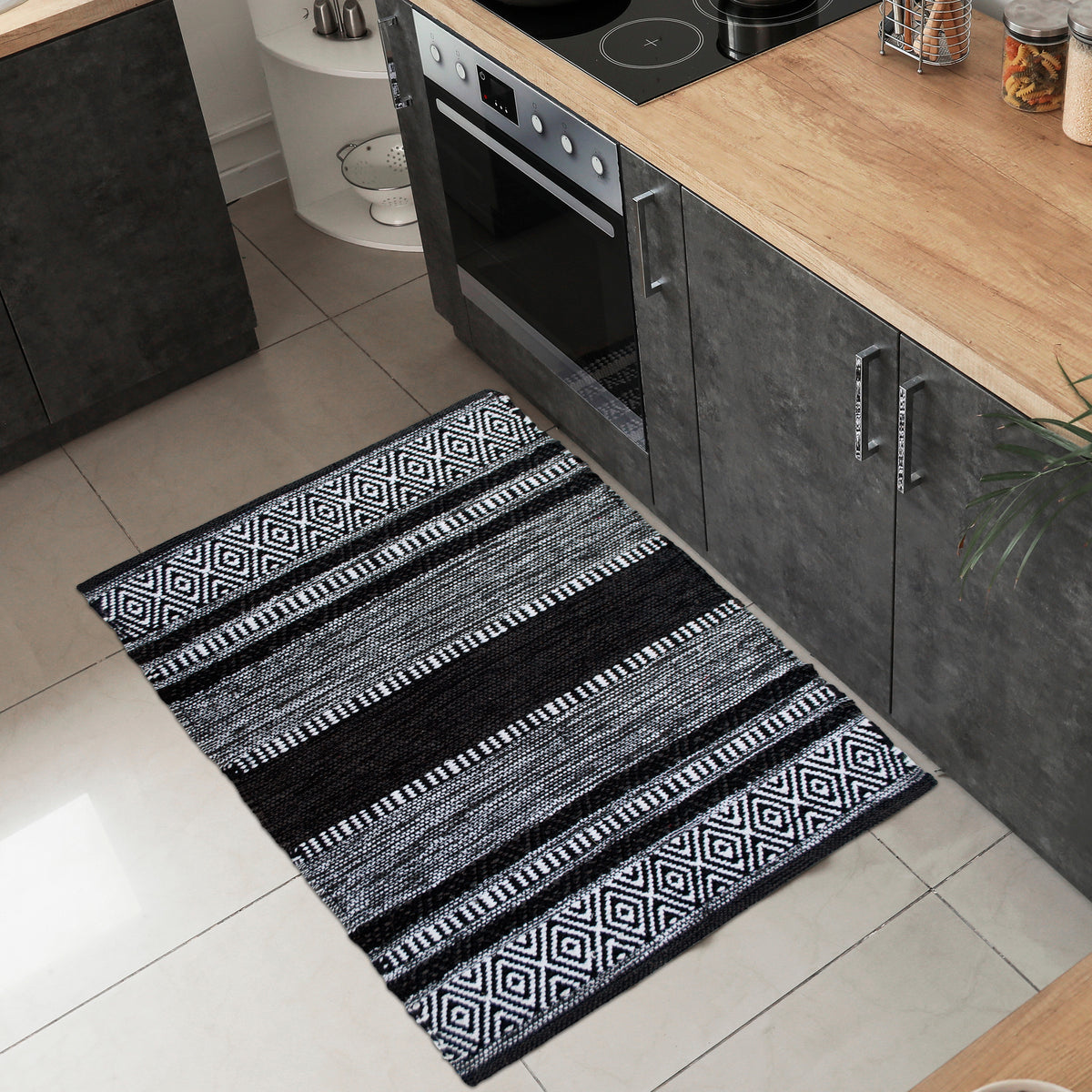 New Mexico Rug - Black/White, 2'x3'