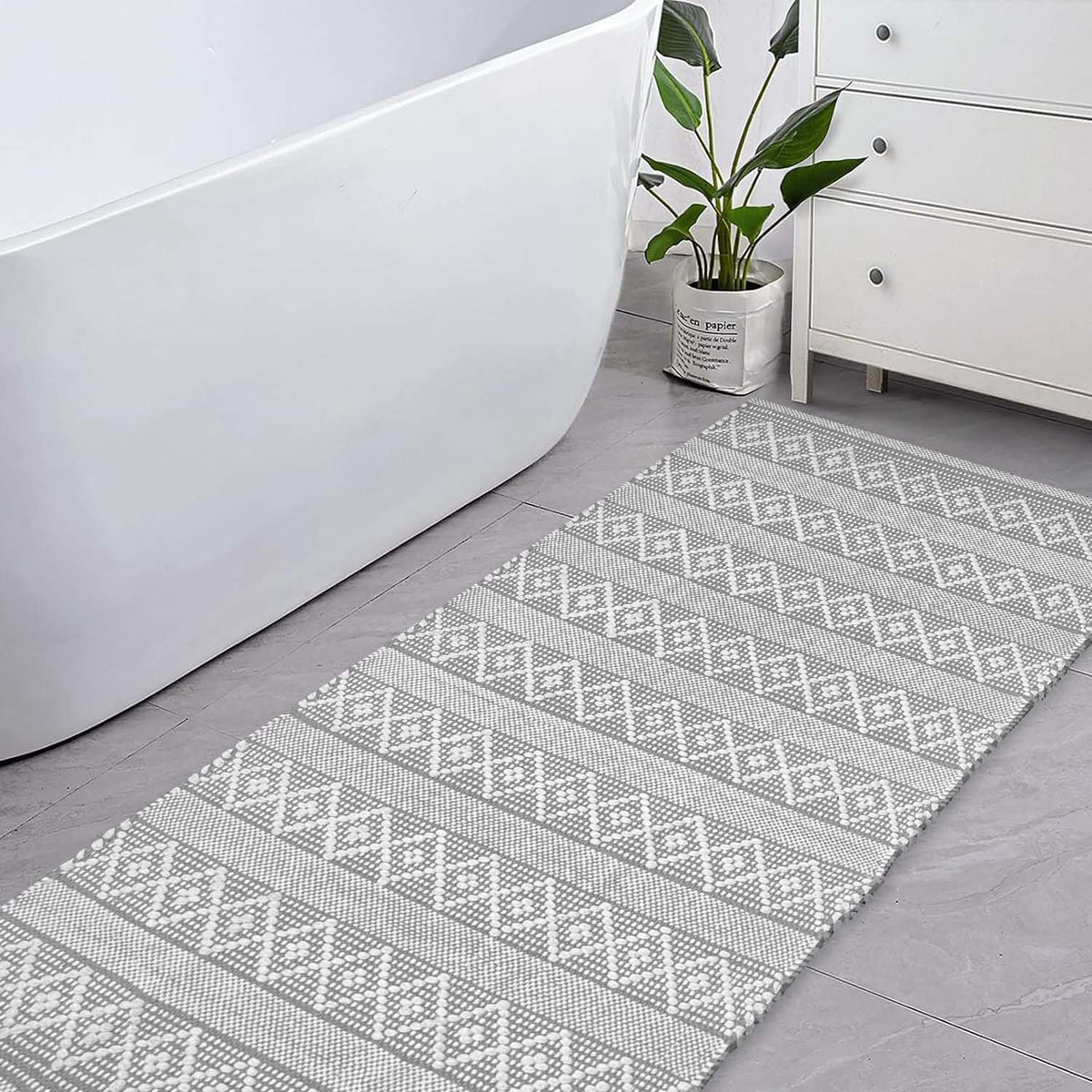 MOROCCO RUNNER RUG, GREY-WHITE, 2' x5'.