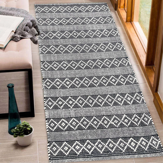 MOROCCO RUNNER RUG, BLACK-IVORY, 2' x5'.