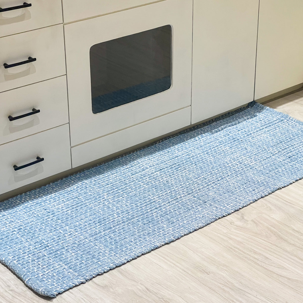 WAFFLE RUNNER, BLUE-WHITE, 2' x5'.