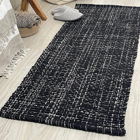 WAFFLE RUNNER, BLACK-WHITE, 2' x5'.