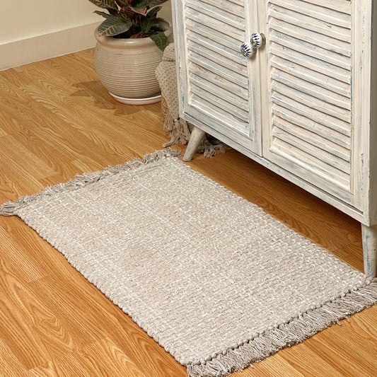 WAFFLE RUG, SAND/WHITE, 21'' x 34''.