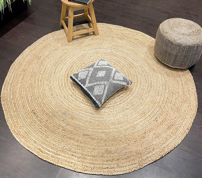 BRAIDED JUTE ROUND RUG, NATURAL JUTE, 8' ROUND.
