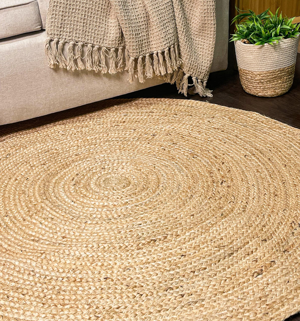 BRAIDED JUTE ROUND RUG, NATURAL JUTE, 8' ROUND.
