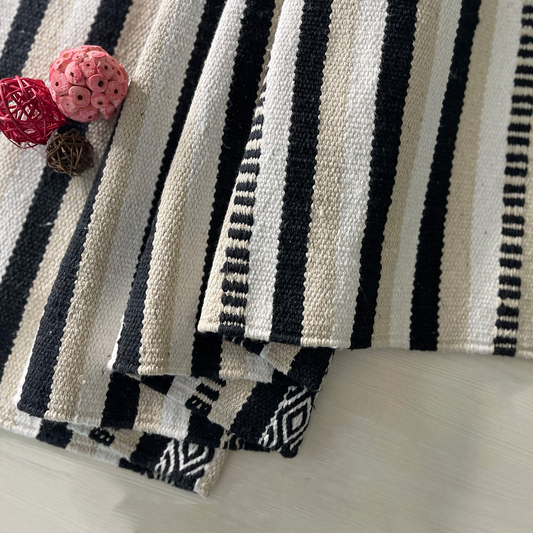 Laguna Table Runner - Black/Ivory, 13''x36''