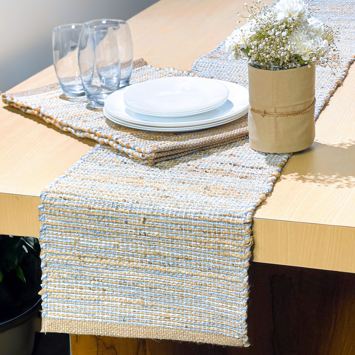 OMBRE TABLE RUNNER, NATURAL-SKY BLUE-WHITE, 13''x90''.