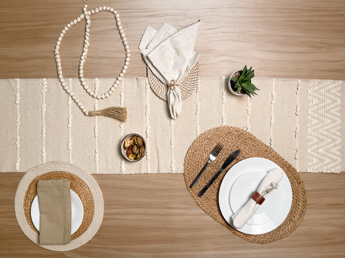 SEVILLE TABLE RUNNER TABLE RUNNER - Ivory, 13''x72''