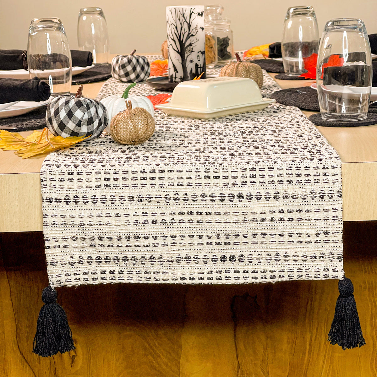 LANA TABLE RUNNER - IVORY-BLACK, 14''x72''