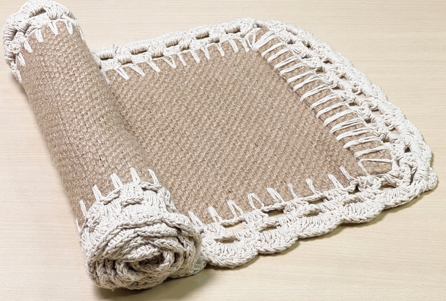 JUTE CROCHET TABLE RUNNER, NATURAL JUTE-IVORY, 13''x36''.